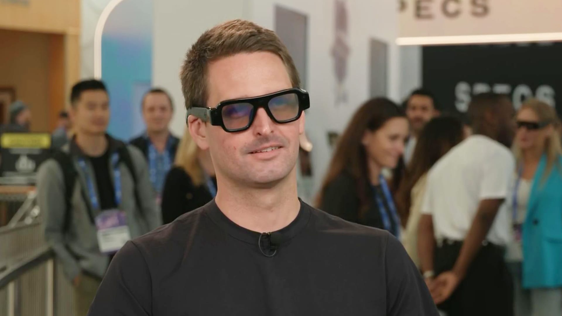 Can anyone actually pull off Snap’s $2,195 smart glasses?